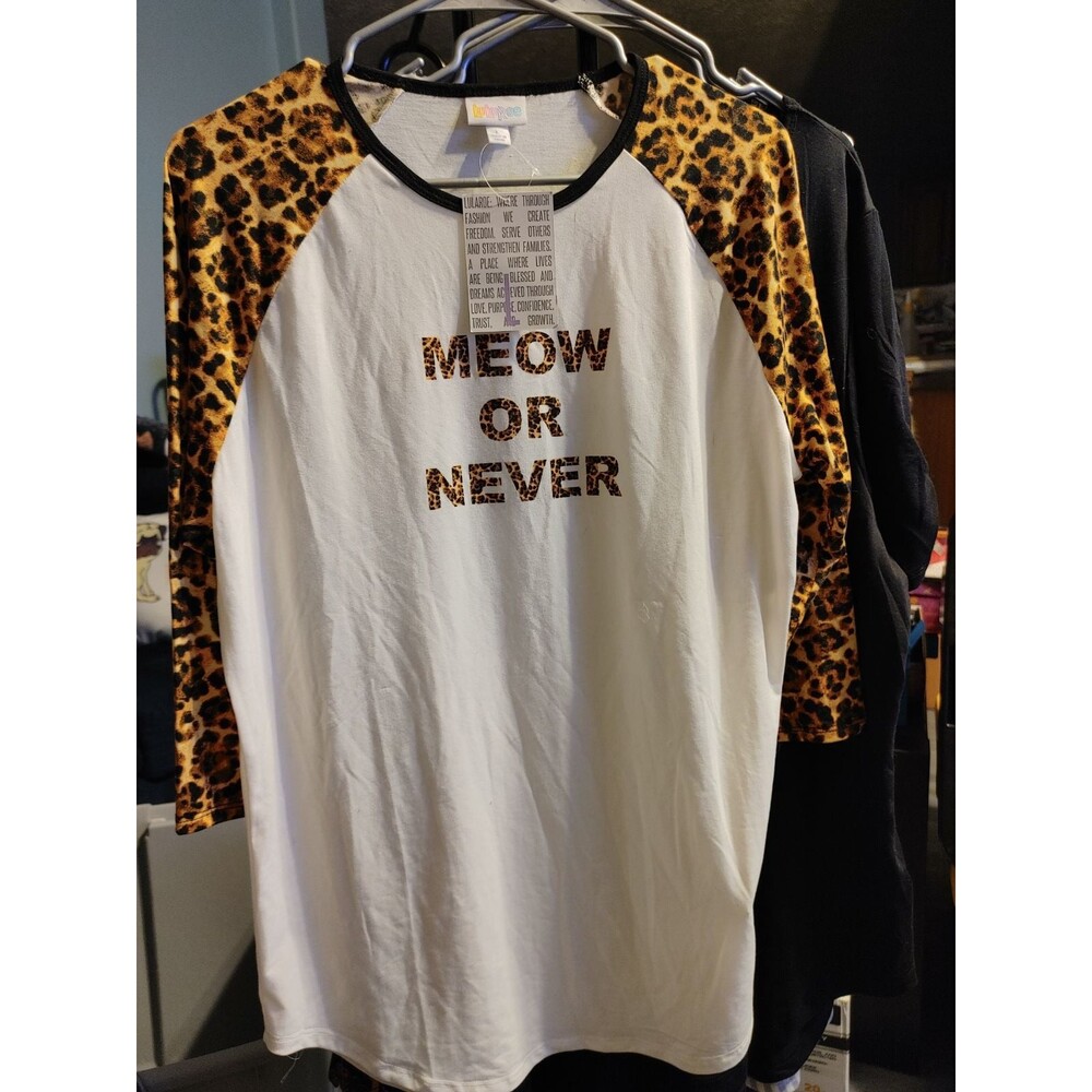 LuLaRoe White Cheetah Randy Tee L NWT